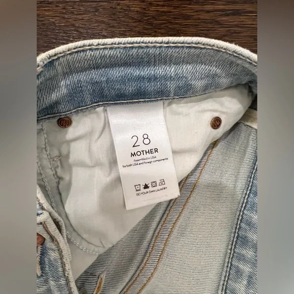 MOTHER Light Blue Distressed Ankle Jeans - Picture 2 of 3